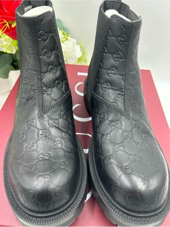 Gucci MIART GG
Leather logo sole Chelsea boots size 9.5 made in Italy main image 4